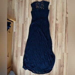 NWT 🏷️ CALVIN KLEIN NAVY EVENING GOWN SIZE 2
